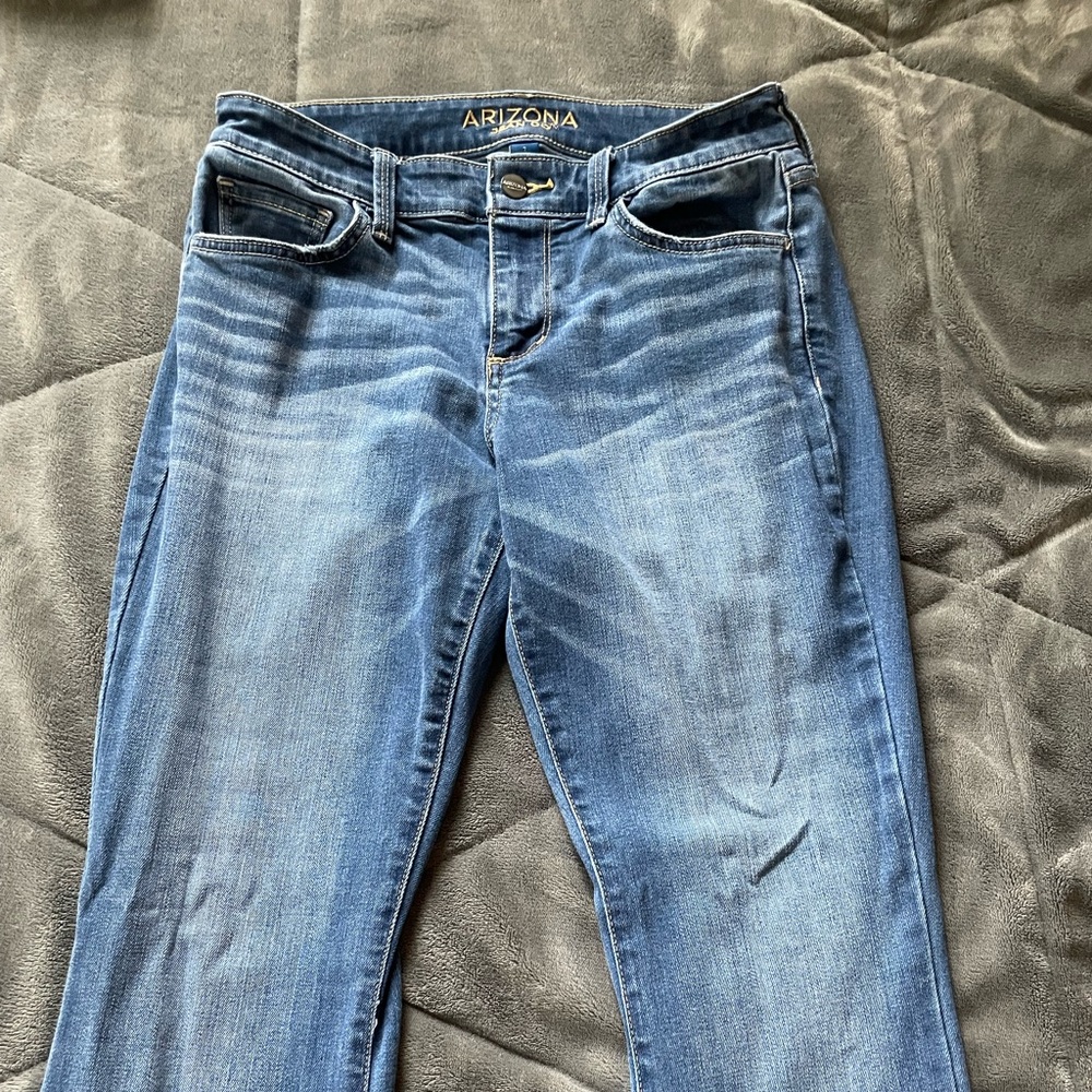 Arizona jeans SIZE 7 NOT JUNIORS